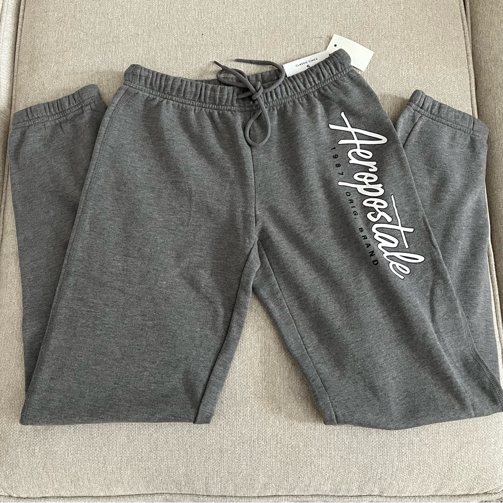 BRAND NEW women’s gray Aeropostale cinched sweatpants, size small